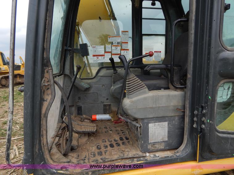 image for item I1007 1999 Komatsu PC120-6 excavator