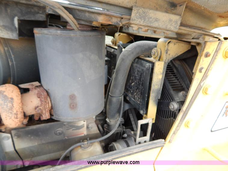 image for item I1008 1996 Komatsu D65EX-12 dozer