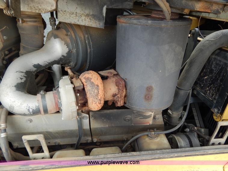 image for item I1008 1996 Komatsu D65EX-12 dozer