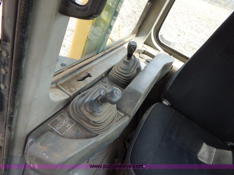 image for item I1008 1996 Komatsu D65EX-12 dozer