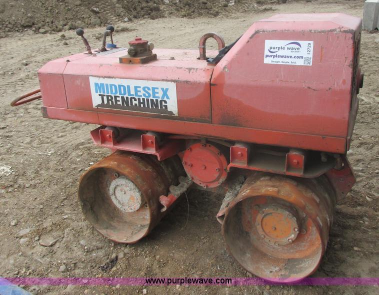 image for item I2729 1999 Ampac 33L2 trench compactor