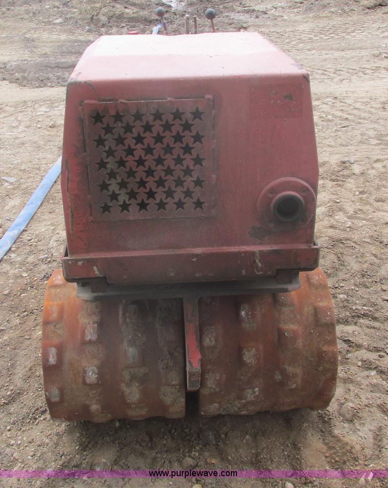 image for item I2729 1999 Ampac 33L2 trench compactor