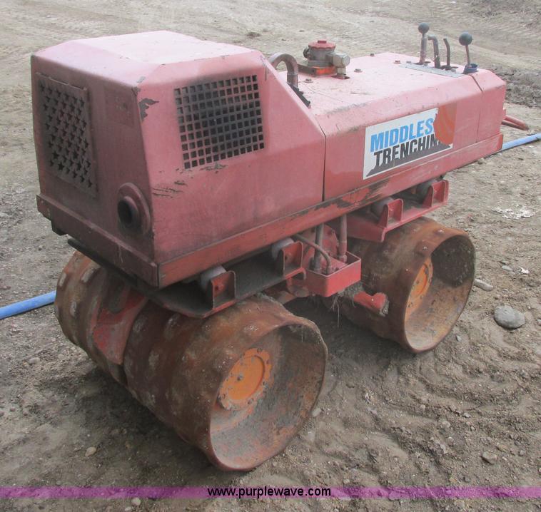 image for item I2729 1999 Ampac 33L2 trench compactor