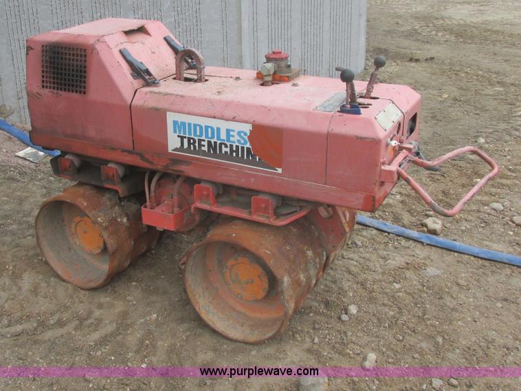 image for item I2729 1999 Ampac 33L2 trench compactor