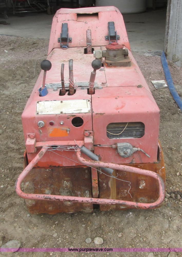 image for item I2729 1999 Ampac 33L2 trench compactor