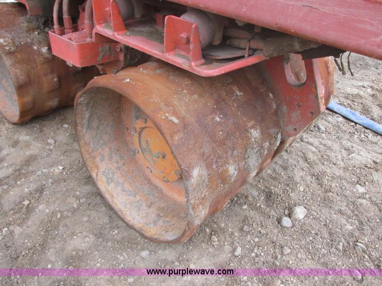 image for item I2729 1999 Ampac 33L2 trench compactor