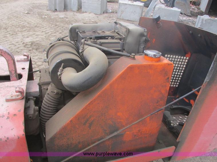 image for item I2729 1999 Ampac 33L2 trench compactor