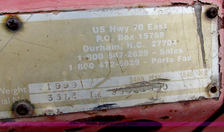 image for item I2729 1999 Ampac 33L2 trench compactor