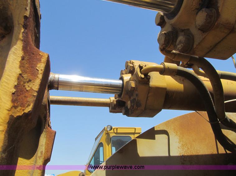 image for item I7056 1988 Caterpillar 980C wheel loader