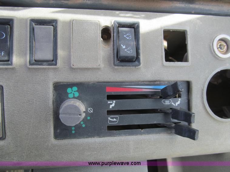 image for item I7057 1997 Komatsu PC300LC-6 excavator