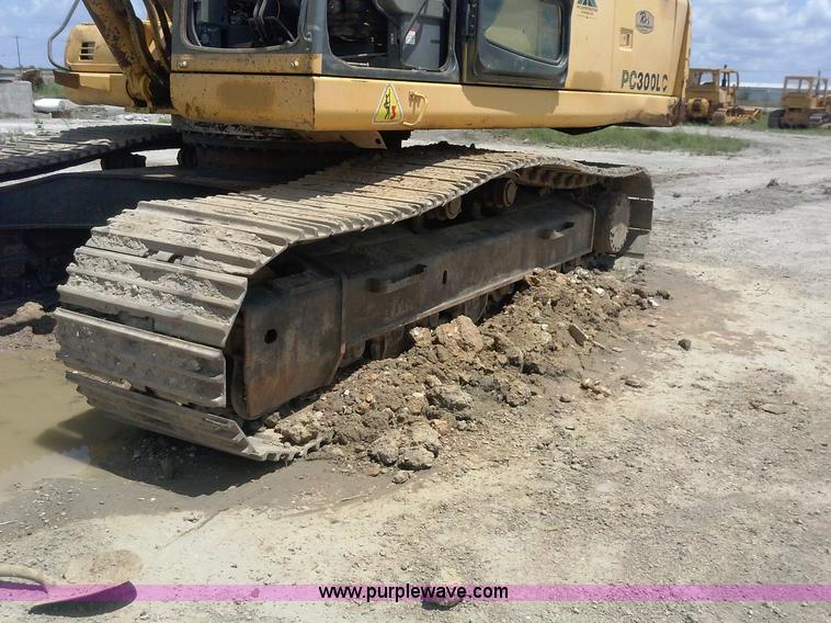 image for item I7057 1997 Komatsu PC300LC-6 excavator