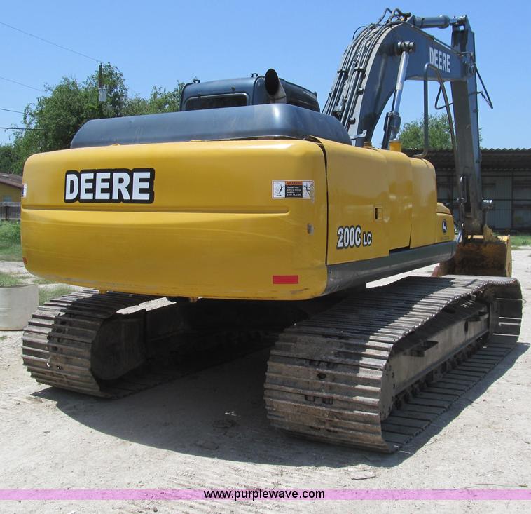image for item I7064 2004 John Deere 200C LC excavator
