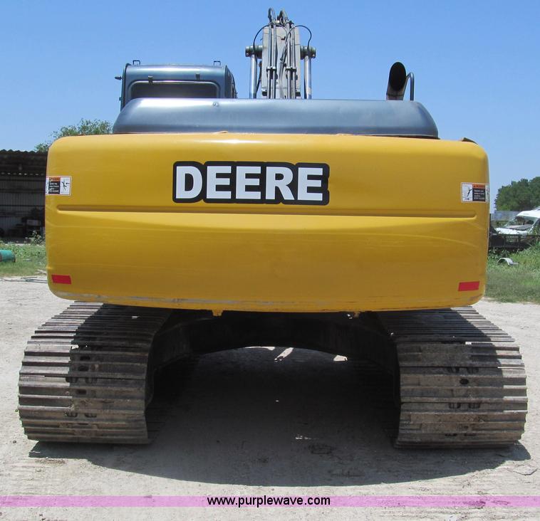image for item I7064 2004 John Deere 200C LC excavator