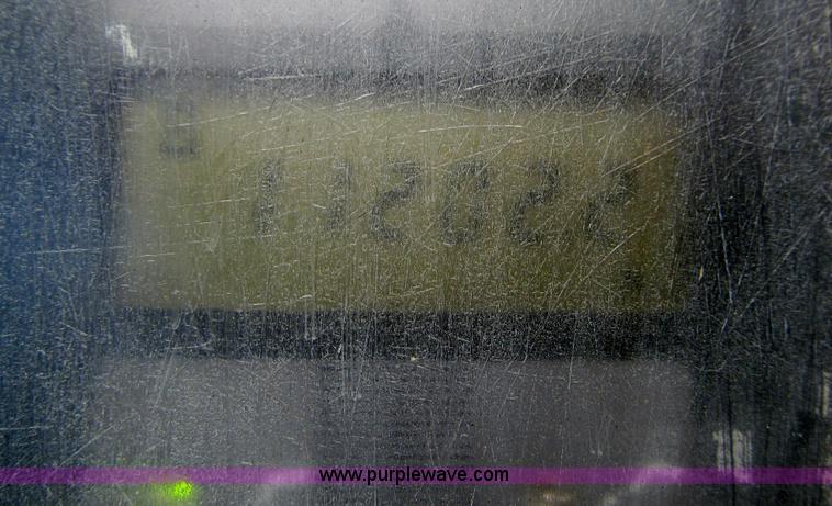 image for item I7064 2004 John Deere 200C LC excavator