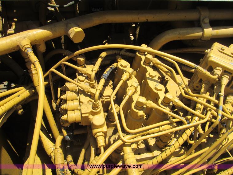 image for item I7064 2004 John Deere 200C LC excavator