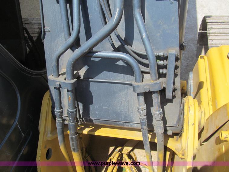 image for item I7064 2004 John Deere 200C LC excavator