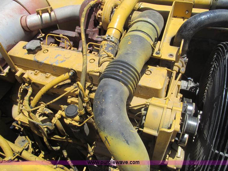 image for item I7064 2004 John Deere 200C LC excavator