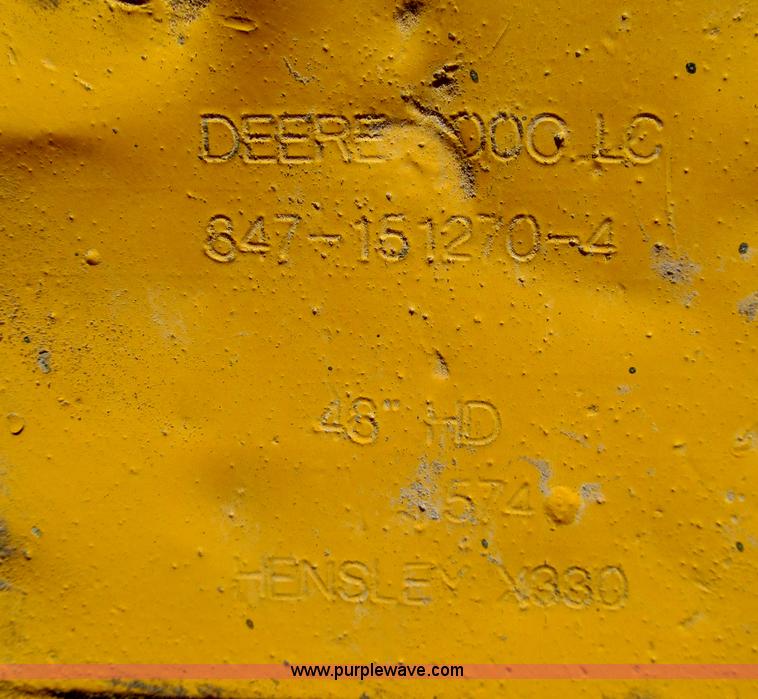 image for item I7064 2004 John Deere 200C LC excavator