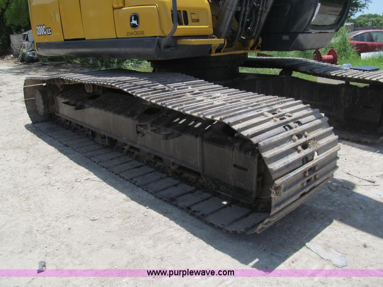 image for item I7064 2004 John Deere 200C LC excavator