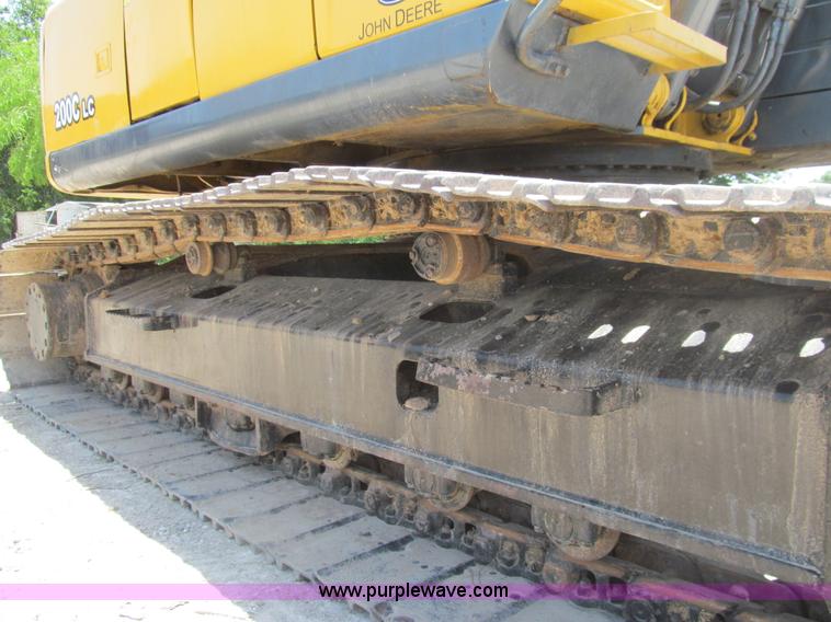 image for item I7064 2004 John Deere 200C LC excavator