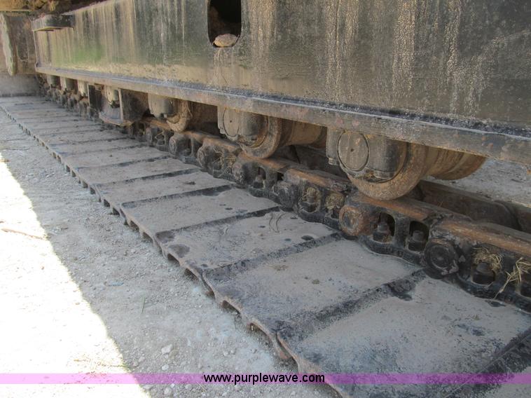 image for item I7064 2004 John Deere 200C LC excavator