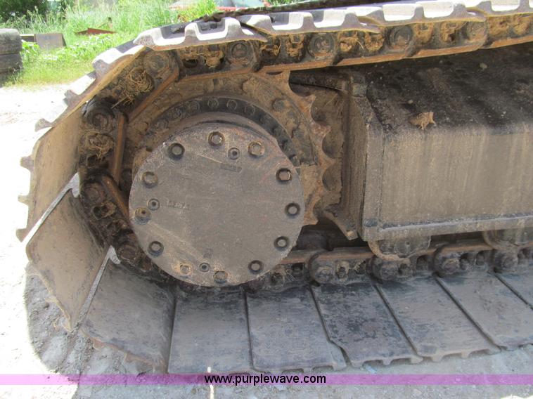 image for item I7064 2004 John Deere 200C LC excavator