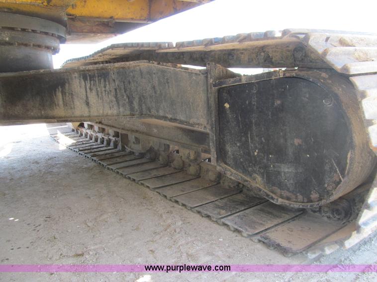 image for item I7064 2004 John Deere 200C LC excavator