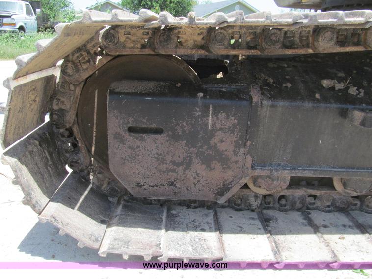 image for item I7064 2004 John Deere 200C LC excavator