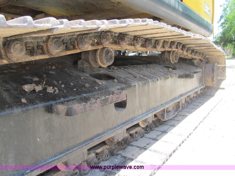 image for item I7064 2004 John Deere 200C LC excavator