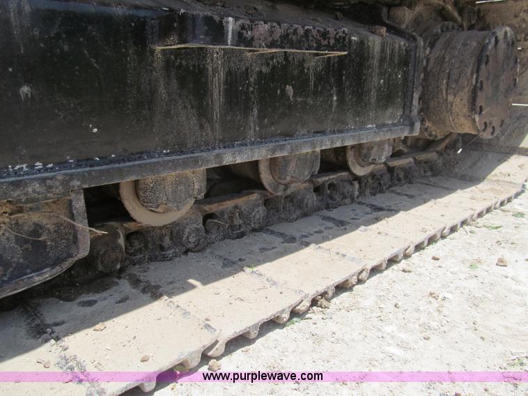 image for item I7064 2004 John Deere 200C LC excavator