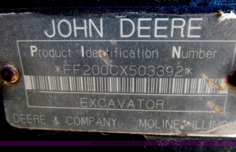 image for item I7064 2004 John Deere 200C LC excavator