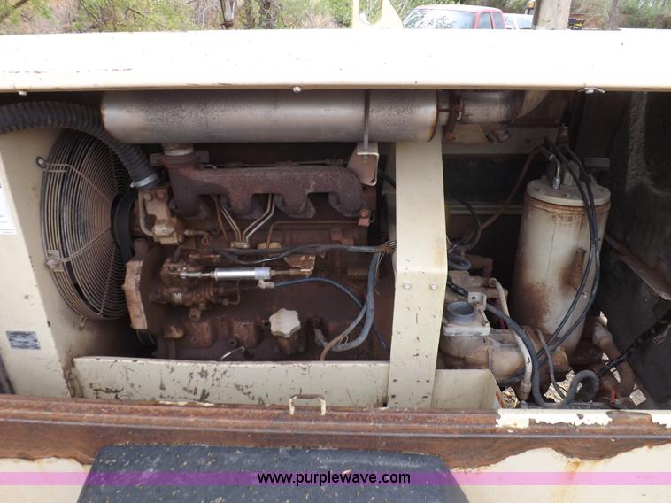 image for item I9025 2000 Ingersoll Rand 185WJD air compressor