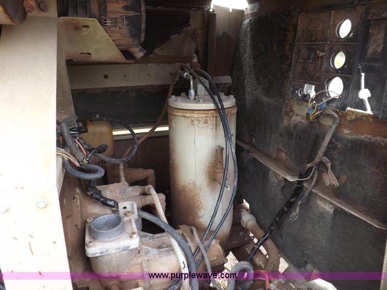 image for item I9025 2000 Ingersoll Rand 185WJD air compressor