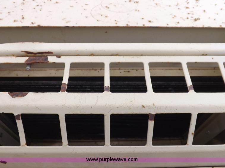 image for item I9025 2000 Ingersoll Rand 185WJD air compressor