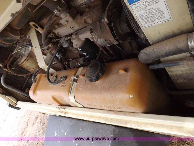 image for item I9025 2000 Ingersoll Rand 185WJD air compressor