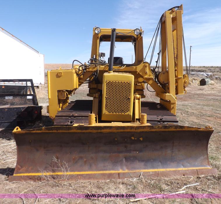 image for item I9037 1985 Caterpillar D3B dozer