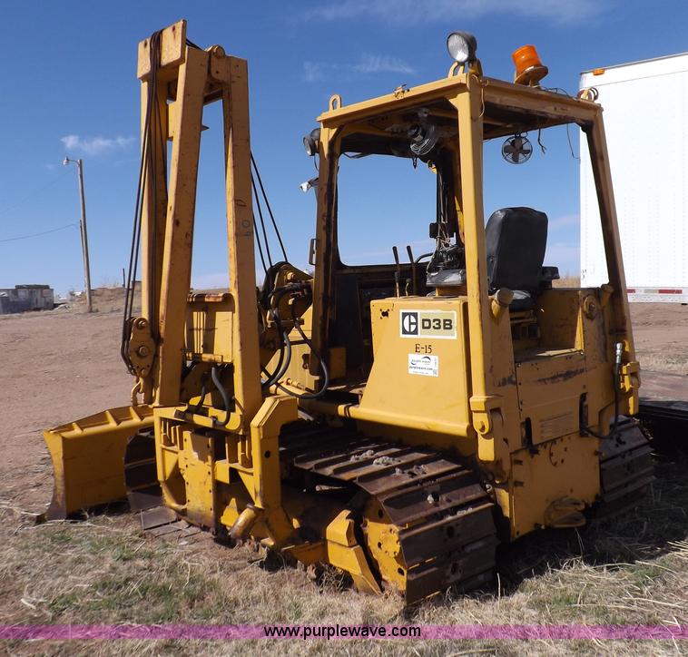 image for item I9037 1985 Caterpillar D3B dozer