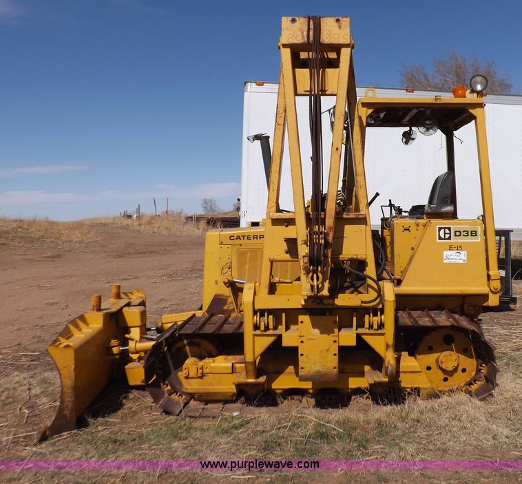 image for item I9037 1985 Caterpillar D3B dozer