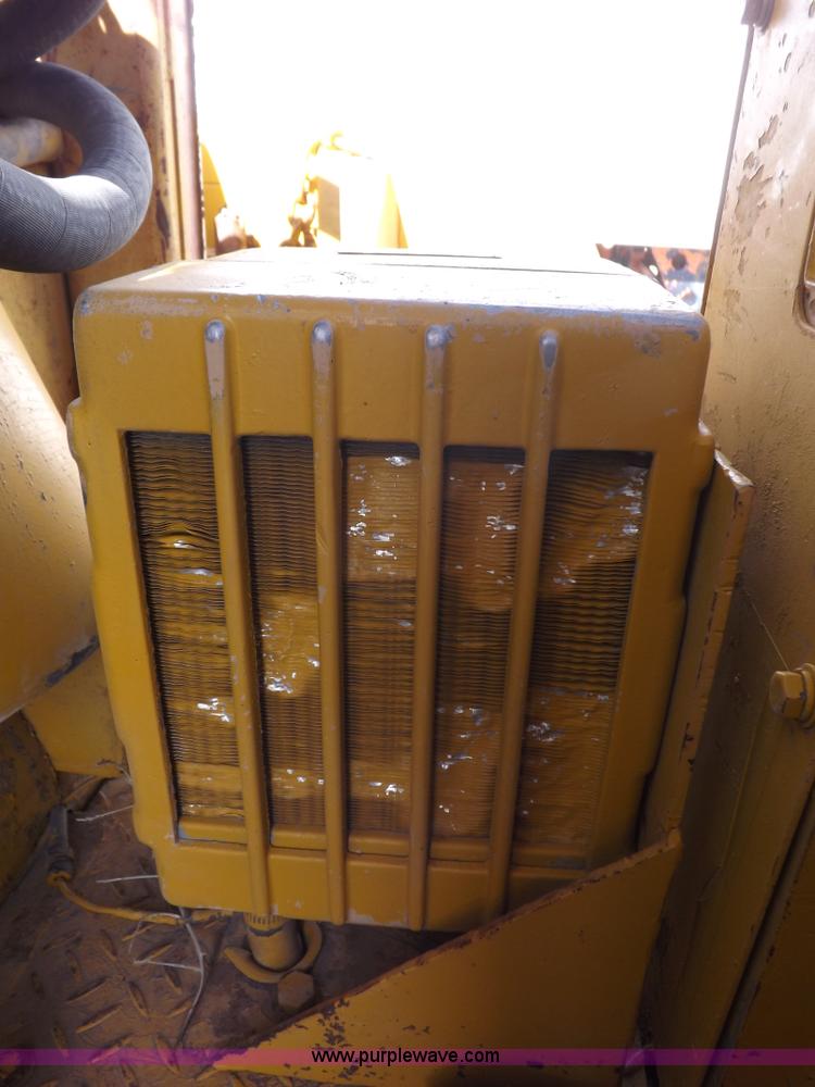 image for item I9037 1985 Caterpillar D3B dozer