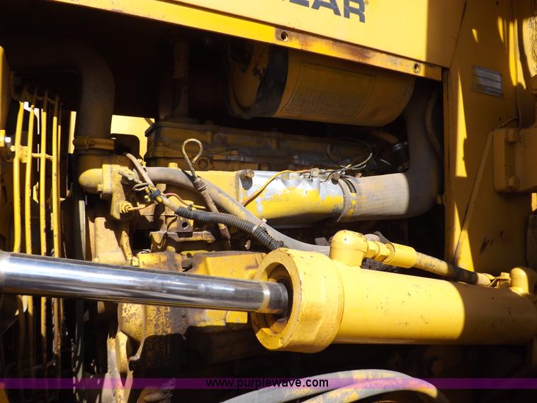 image for item I9037 1985 Caterpillar D3B dozer