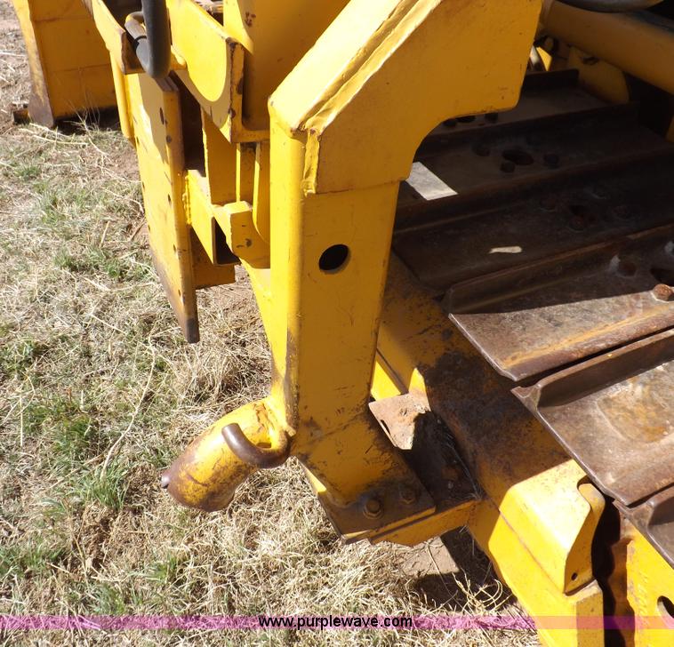 image for item I9037 1985 Caterpillar D3B dozer