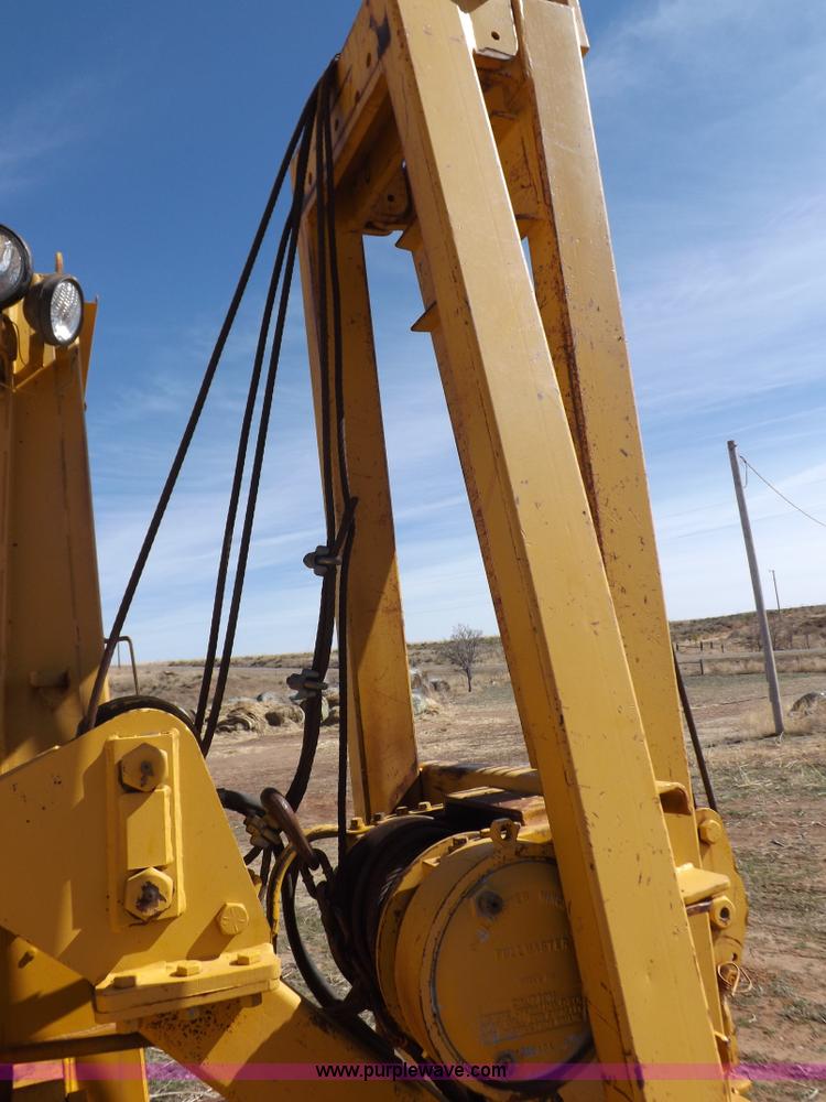 image for item I9037 1985 Caterpillar D3B dozer