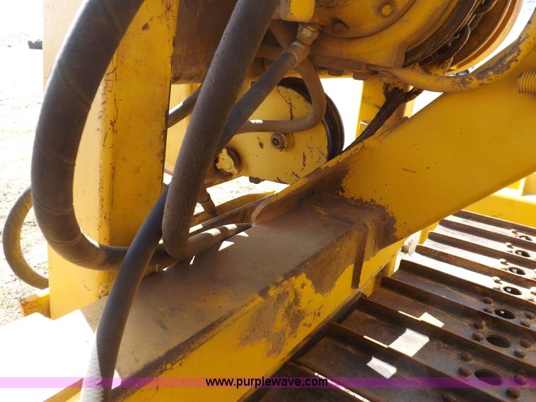 image for item I9037 1985 Caterpillar D3B dozer
