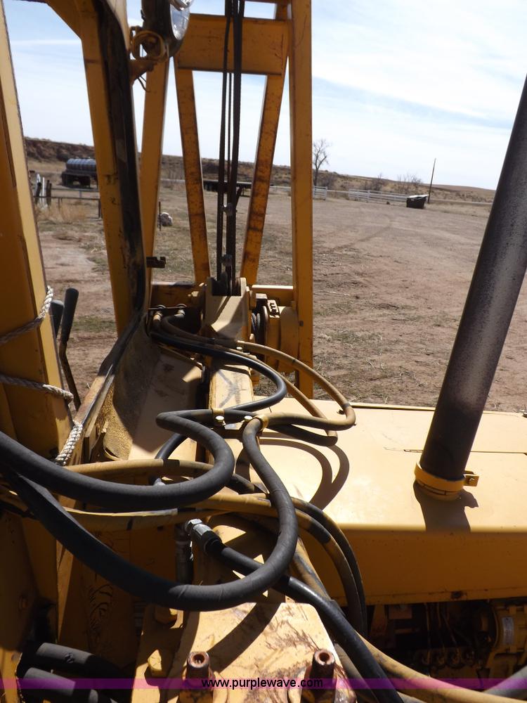 image for item I9037 1985 Caterpillar D3B dozer