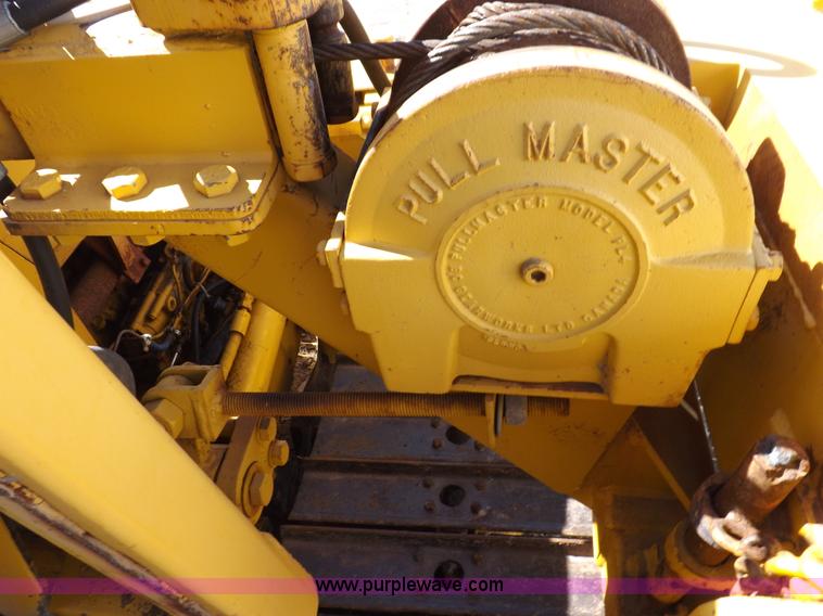 image for item I9037 1985 Caterpillar D3B dozer