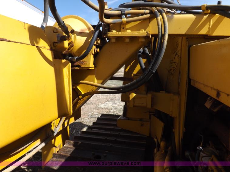 image for item I9037 1985 Caterpillar D3B dozer
