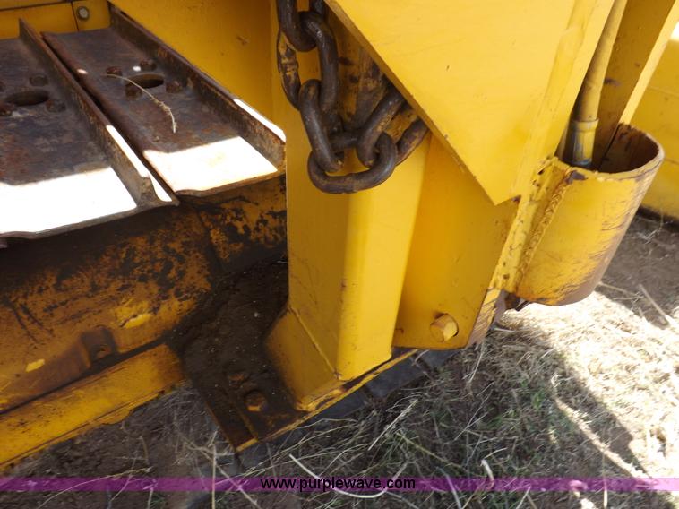 image for item I9037 1985 Caterpillar D3B dozer