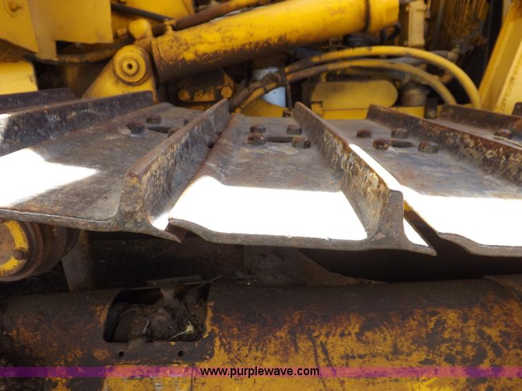 image for item I9037 1985 Caterpillar D3B dozer