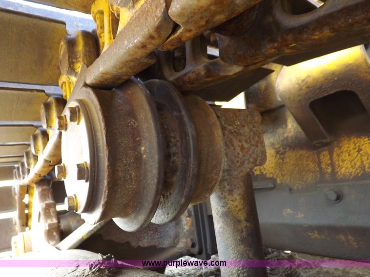 image for item I9037 1985 Caterpillar D3B dozer