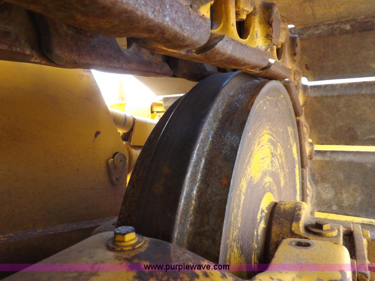 image for item I9037 1985 Caterpillar D3B dozer